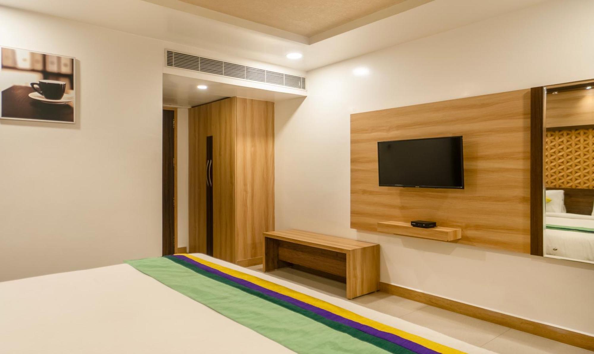 Treebo Golden Swan Pammal Hotel Chennai Exterior photo