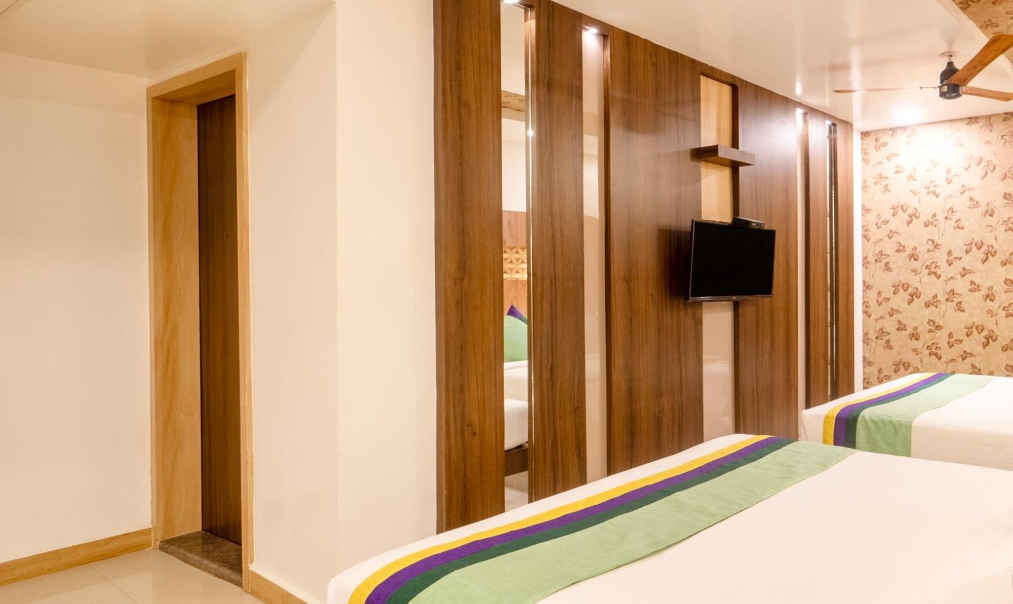 Treebo Golden Swan Pammal Hotel Chennai Exterior photo